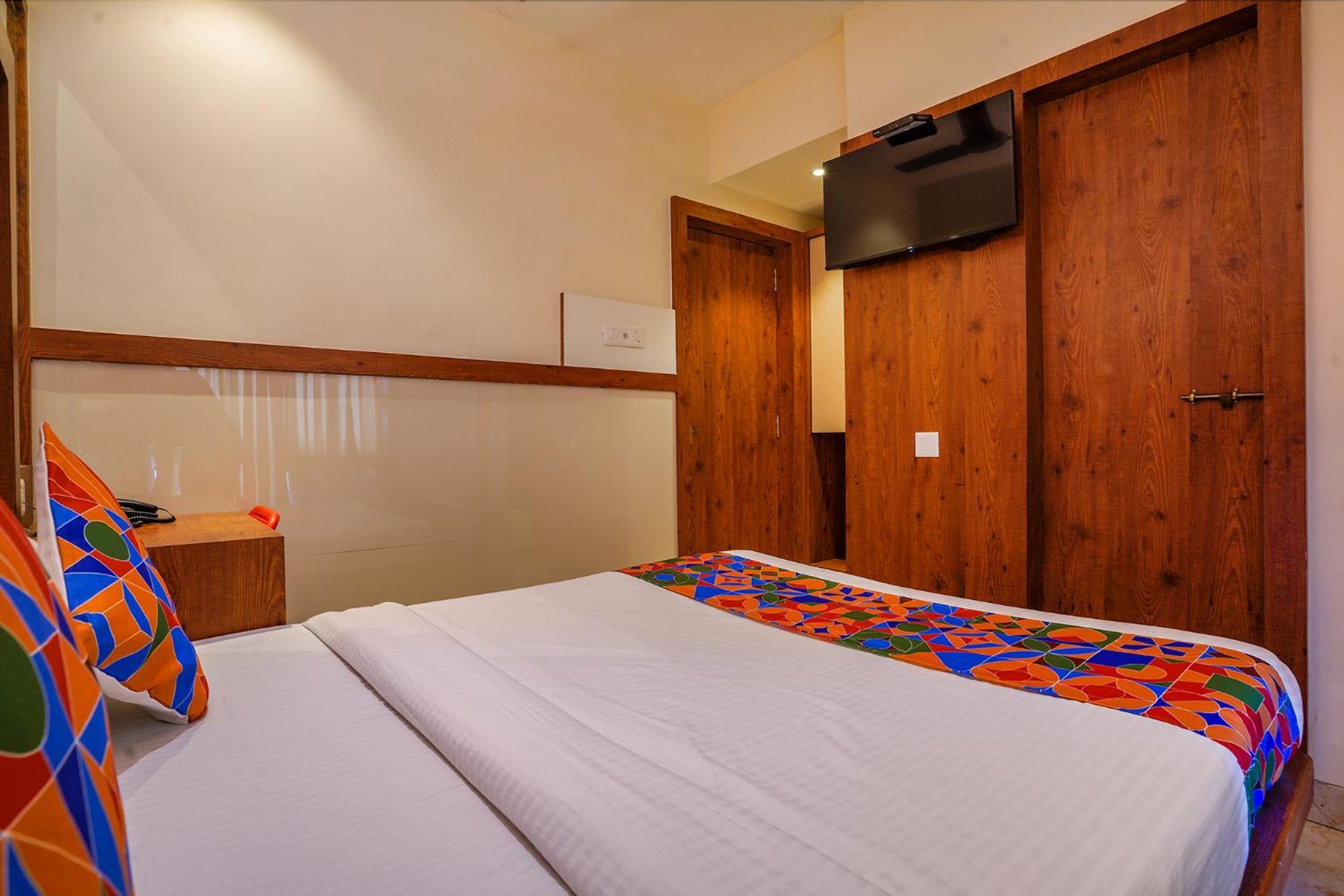 Fabexpress Super 7 Inn - Nr Rabale Station Navi Mumbai Exterior photo